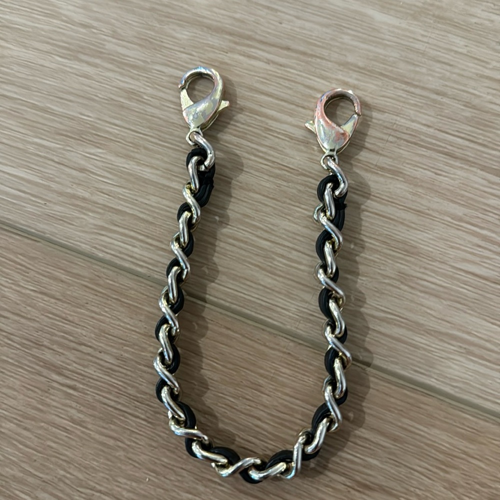 Bandolier wristlet